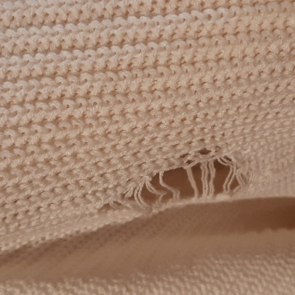 🥀NWT BiBi White Distressed Long-Sleeve Sweater (XL)🥀 - Picture 3 of 9